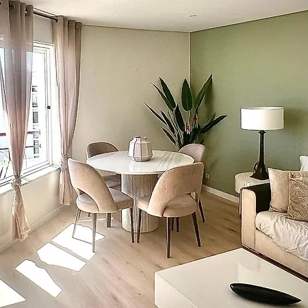Apartment Ad Aprt *